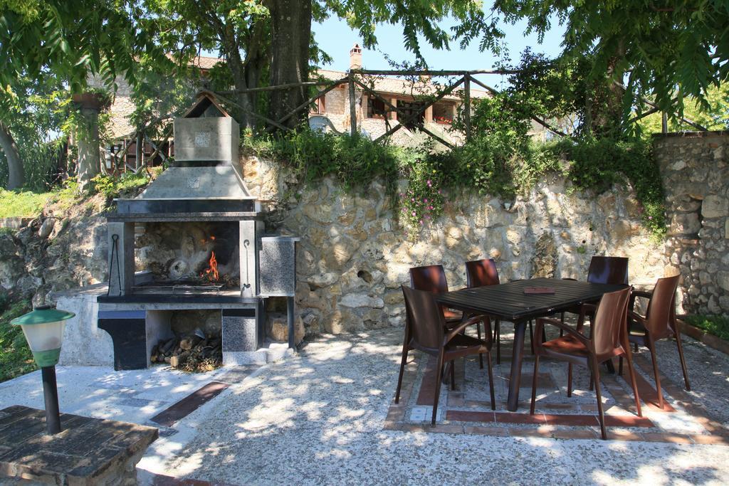 Agriturismo Podere Luchiano Amelia Bagian luar foto